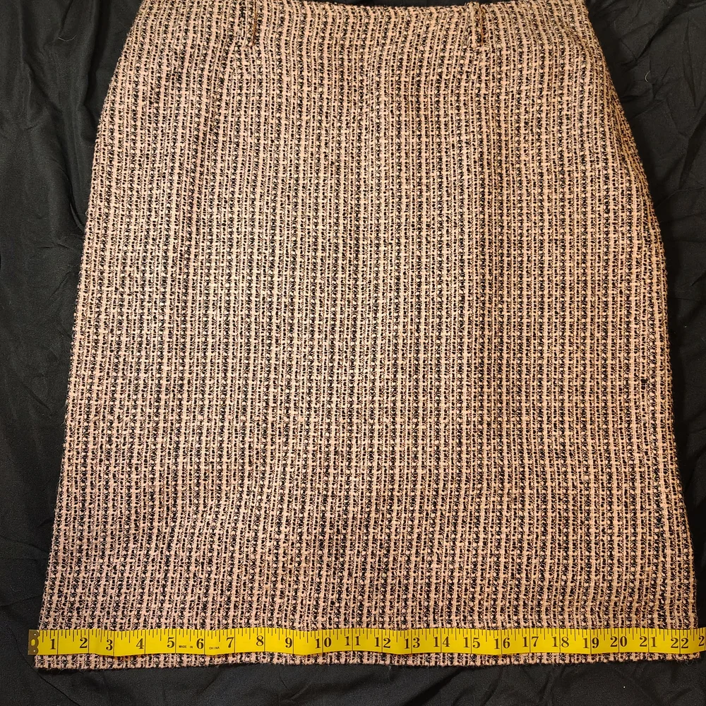 Evan Picone Textured Pink and Black Pencil Skirt
